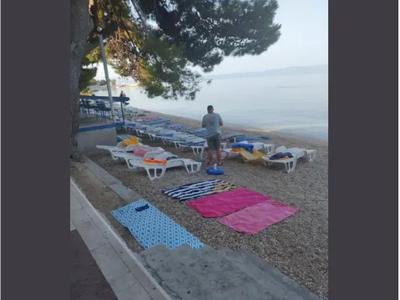 Poljska turistka ob pogledu na plažo zaprepadena: "Naj pridem ob treh zjutraj?"