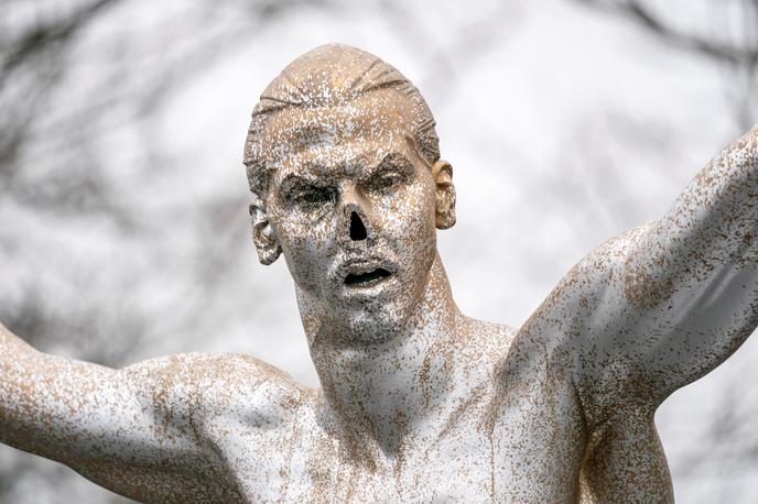 Zlatan ibrahimović kip | Nos s kipa Zlatana Ibrahimovića na dražbo | Foto Reuters
