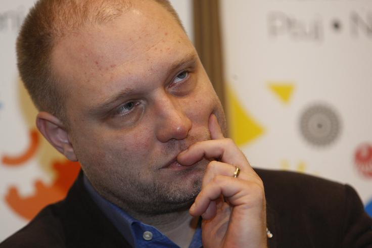 Mitja Čander opozarja, da je nogometni svet zelo turbulenten, iz omar padajo stari okostnjaki, ki jih bo verjetno moral čistiti. | Foto: Marko Vanovšek