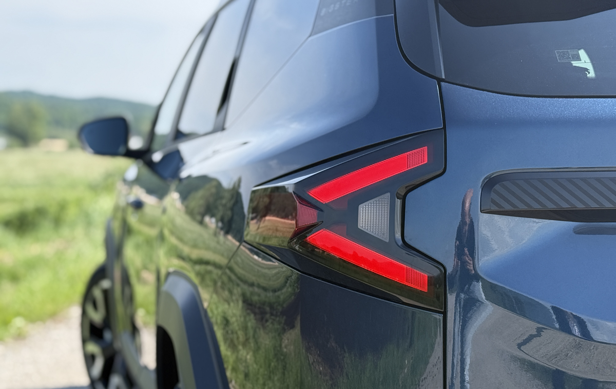 Dacia bigster | Novi športni terenec bigster bo ostal največji model znamke Dacia. | Foto Gregor Pavšič