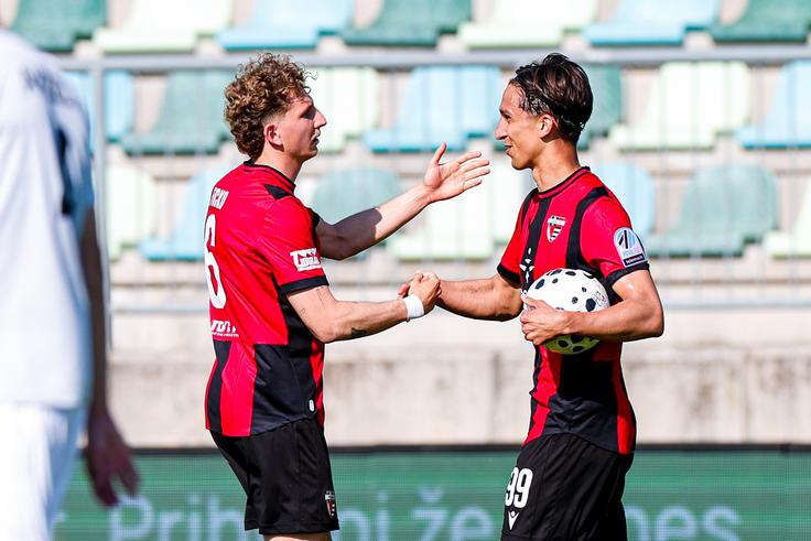 Haris Kadrić je dvakrat izenačil, a tudi to ni Primorju pomagalo vsaj do točke. | Foto: Aleš Fevžer