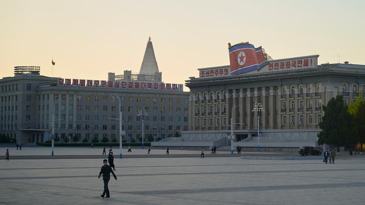 V Severni Koreji se tako rekoč nič, kar zahteva komunikacijo s tujino, ne zgodi brez odobritve režima v Pjongjangu.  | Foto: Shutterstock