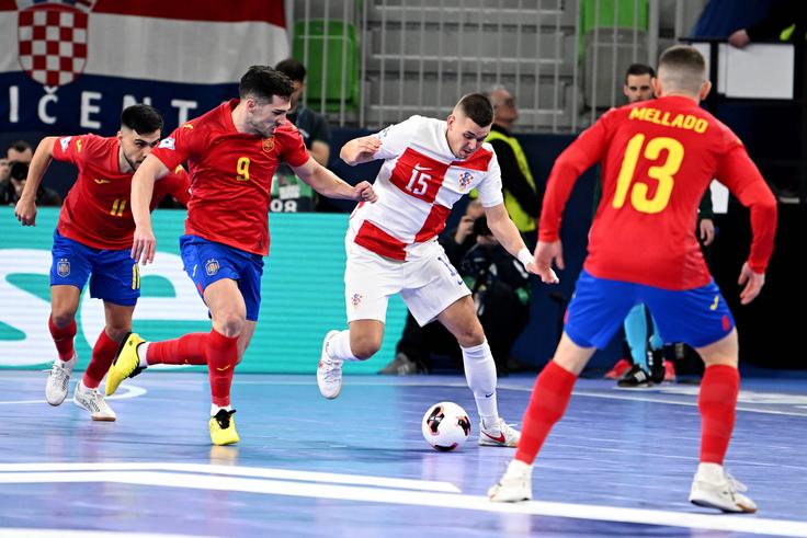 Hrvati so se v prvem delu tekme odlično upirali sedemkratnim evropskim prvakom. | Foto: Guliverimage
