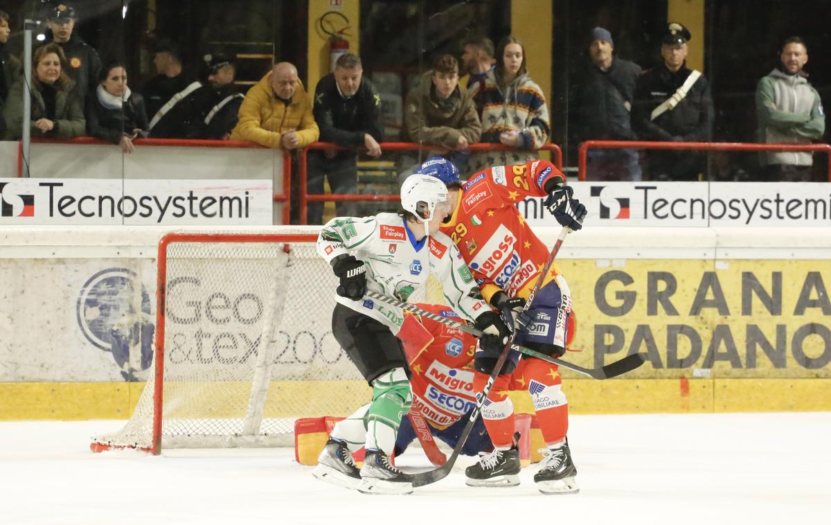 Asiago : HK Olimpija | Olimpija je v torek izgubila še četrtič zapored, Asiago jo je doma premagal s 5:3. | Foto Serena Fantini / Asiago Hockey