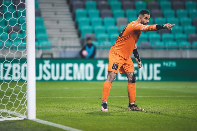 Matko Obradović je ubranil dva strela z bele točke, a tudi to Muri ni pomagalo do napredovanja. | Foto: Grega Valančič/Sportida