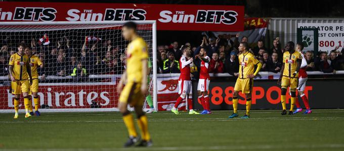 Arsenal je upravičil vlogo favorita. Zadetka sta dosegla Lucas Perez in Theo Walcott. | Foto: Reuters