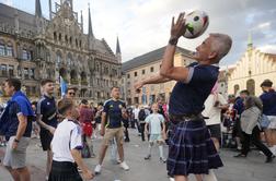 Škoti s kilti, dudami in pivom zatresli München #video