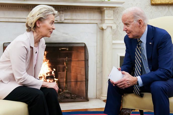 Ursula von der Leyen in Joe Biden | Bela hiša je pred srečanjem sporočila, da se bosta Joe Biden in Ursula von der Leyen pogovarjala o nadaljnji podpori Ukrajini, koordinaciji v boju s podnebno krizo in zagotavljanju varnih oskrbovalnih verig. | Foto Guliverimage