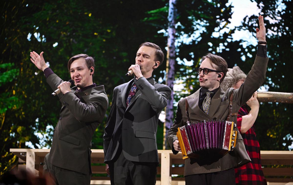 Evrovizija Švedska skupina KAJ | Skupino KAJ sestavljajo (od leve proti desni) Jakob Norrgård, Kevin Holmström in Axel Åhman. | Foto SVT/Stina Stjernkvist/EBU