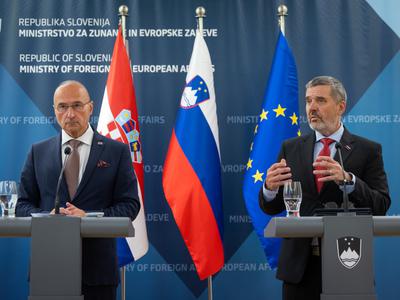 Kajzer in Grlić Radman za postopno pragmatično reševanje odprtih vprašanj