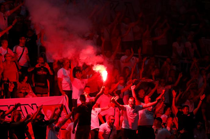 Poljska, navijači | Pred dvobojem so priprli okoli 200 poljskih navijačev. | Foto Reuters