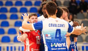 Maribor do gladke zmage, Krka tesno izgubila