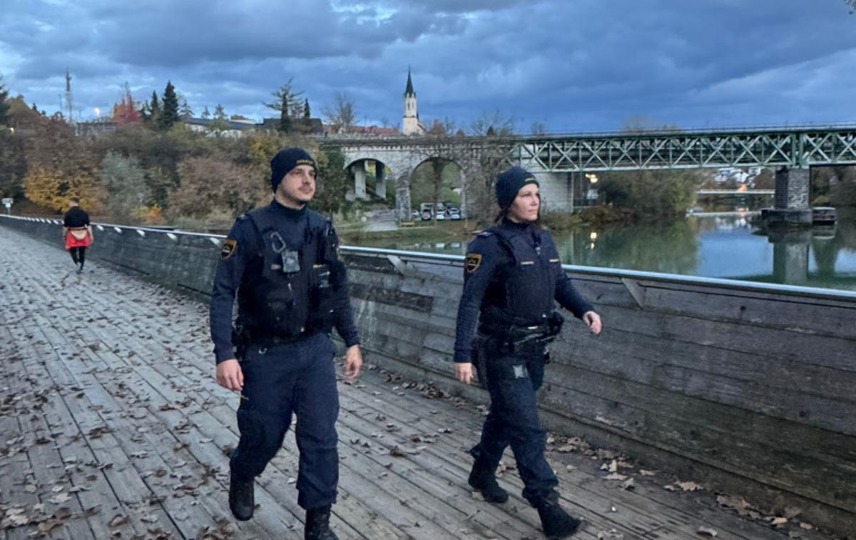 Policija okrepila enote v Novem mestu | Na območju Novega mesta so prisotni policisti iz več policijskih uprav. | Foto generalna policijska uprava