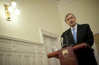 Türk: Vlade ne sestavljajo tuji veleposlaniki