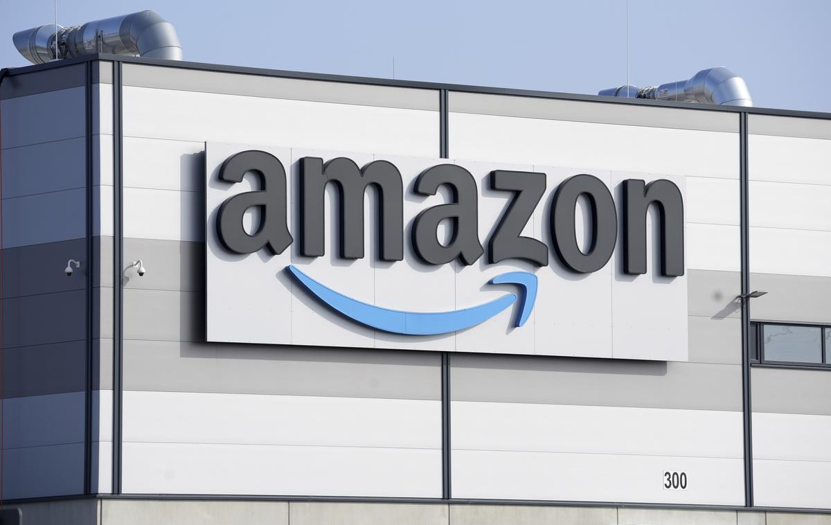 Amazon | Kupci, ki izdelke pogosto naročajo prek Amazona, hitro dosežejo 59 evrov, kolikor znaša znesek, s katerim so upravičeni do brezplačne dostave. | Foto Guliverimage