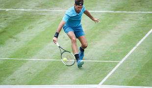 Federer uspešno začel sezono na travi, Nadal odpovedal Queens, Jakupovićeva slavila