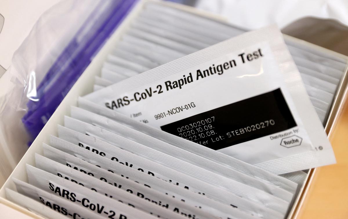 covid, koronavirus, testiranje, hitri test, covid-19 | V primerjavi s prejšnjo soboto so včeraj potrdili 102 okužbi več, navaja NIJZ.  | Foto Reuters