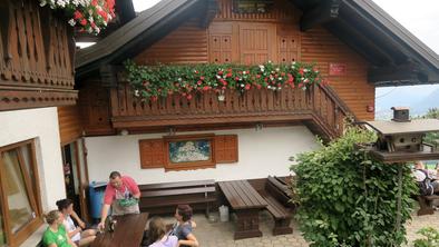 Dragov dom na Homu (605 m)