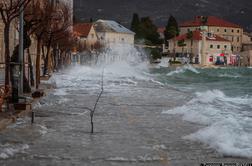 Drama na Hrvaškem: Dalmacija pod vodo, otoki odrezani od celine #video