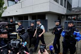 Francija, napad, šola, učiteljica, nož, policija