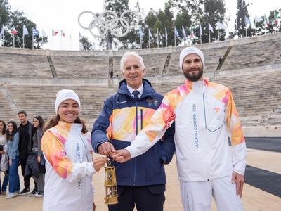 Olimpijska bakla v italijanskih rokah, čast za Paolini in Ganno #video