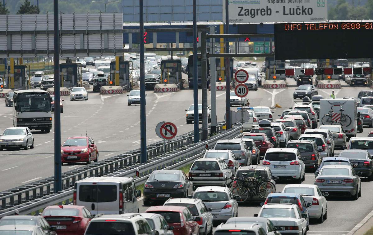 avtocesta, Hrvaška | Podjetje Hrvatske autoceste (Hac), ki upravlja večino avtocestnega omrežja na Hrvaškem, je od začetka minulega leta do 26. decembra ustvarilo 3,01 milijarde kun (400 milijonov evrov) prihodkov od cestnin, kar je najvišji znesek doslej. | Foto STA