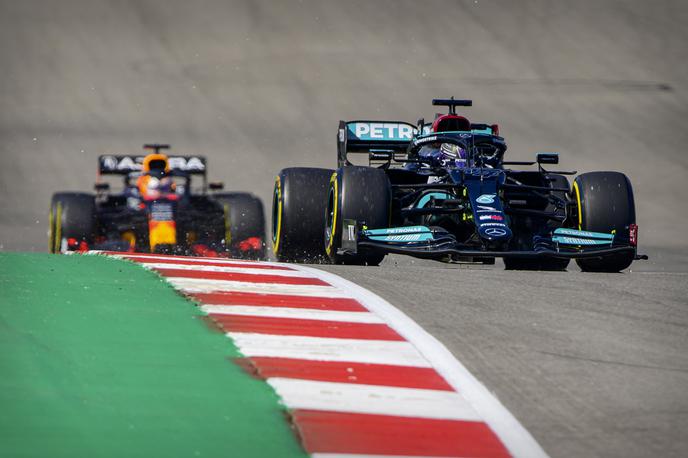 Lewis Hamilton | Hamilton je na zadnjih dveh dirkah zaostanek zmanjšal na osem točk. | Foto Reuters
