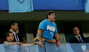 Maradona se je spet oglasil, okrcal nemško ležernost in sporočil: Še kako sem živ