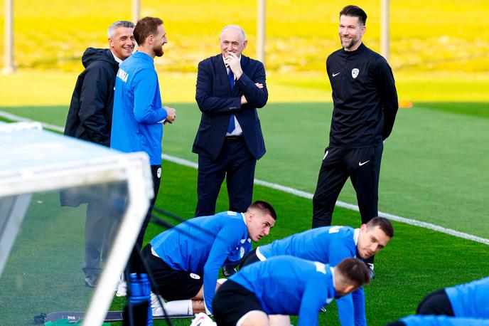 Jan Oblak Radenko Mijatović Boštjan Cesar | Jan Oblak se je kljub poškodbi udeležil prvega zbora z novim selektorjem Boštjanom Cesarjem.  | Foto Aleš Fevžer