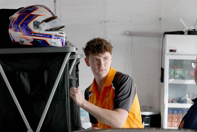 Irski najstnik prekinil z McLarnom. Prihaja v Red Bull?