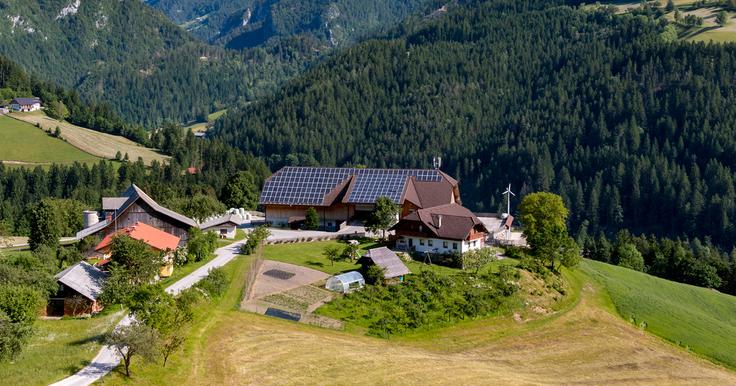 V Lučah se je povečala samozadostnost in zanesljivost oskrbe z energijo, veliko iz obnovljivih virov. | Foto: arhiv Cinkarne Celje / Petrol d. d.
