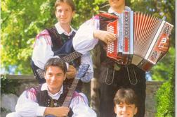 Prepoznate ta narodnozabavni ansambel? Tako so bili videti pred 25 leti.