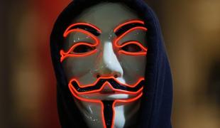 Hekerska skupina Anonymous napovedala vojno Islamski državi (video)