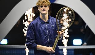 Jannik Sinner je še drugič zapored dobil posebno zlato nagrado #video