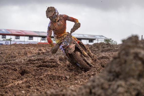 Kralj blata Tim Gajser do 50. zmage in rdeče tablice!