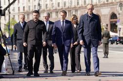 Macron Rusiji zagrozil s strožjimi sankcijami