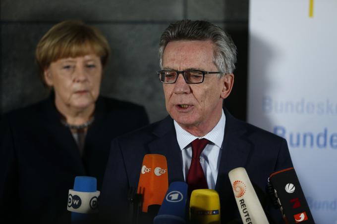 Nemški notranji minister Thomas de Maiziere zavrača kritike na delo varnostnih služb. | Foto: Reuters