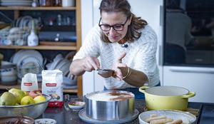 Popolna jesenska sladica: recept za tiramisu s hruškami #video