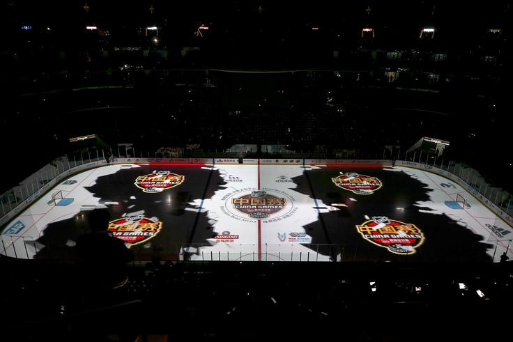 Los Angeles Kings in Vancouver Canucks sta pred sezono palice prekrižala na Kitajskem. Med sezono bosta dve tekmi na Švedskem. | Foto: Getty Images