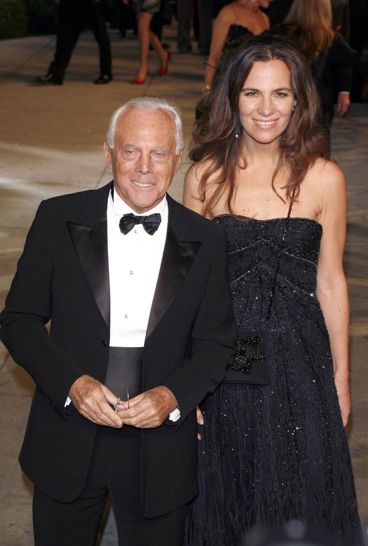 Giorgio Armani v družbi svoje nečakinje, modne oblikovalke Roberte Armani leta 2007 na zabavi Okarjev. | Foto: Guliverimage