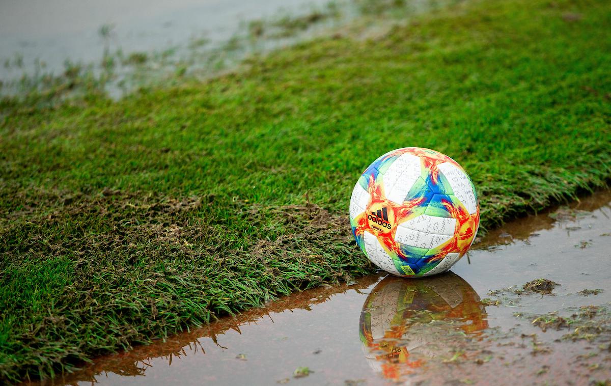 Dež Nogomet | Izpadel na bo nihče, zato pa bodo naslednje leto štirje. | Foto Vid Ponikvar
