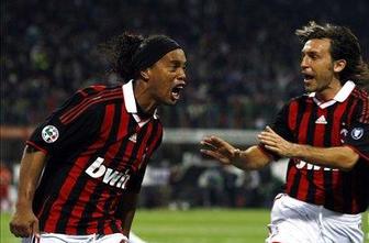 Ronaldinho: Ostajam v Milanu