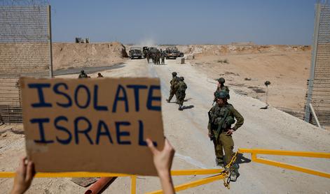 Izrael zaradi domnevnega tihotapljenja orožja zaprl območje ob meji z Egiptom