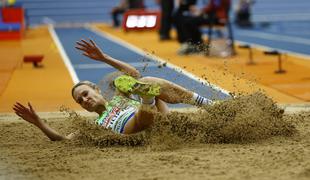 Neja Filipič in Tina Šutej gladko v finale