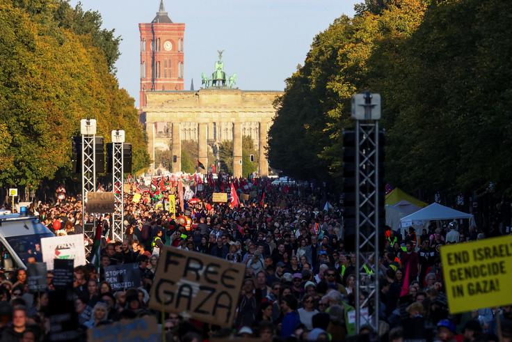 Berlin, protest, protestniki, podpora, Gaza, Palestina | Foto: Reuters