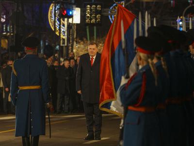 Dodik državno odlikovanje podelil Viktorju Orbanu