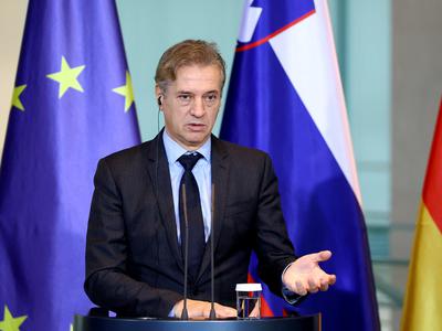 Golob na kongresu prostovoljstva: Strategija razvoja prostovoljstva je v zadnji fazi usklajevanja