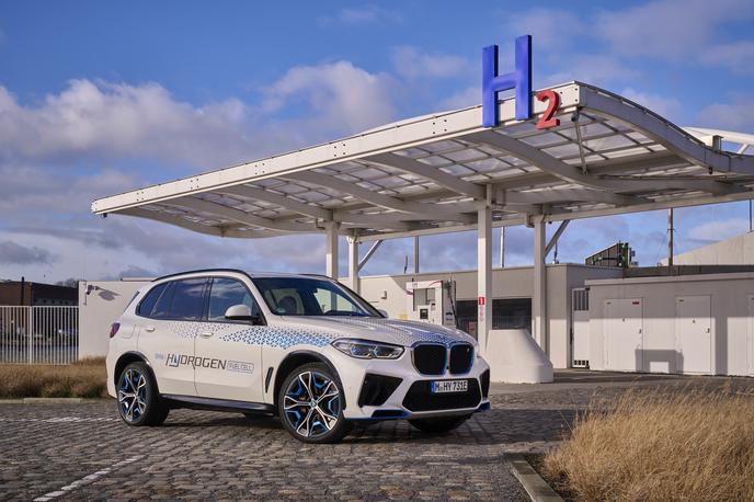 BMW vodik | BMW-jev testni razvojni avtomobil iX5 s pogonom na vodik. | Foto BMW