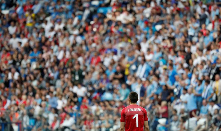 Fernando Muslera si je privoščil veliko napako, po kateri je Francija podvojila prednost. | Foto: Reuters