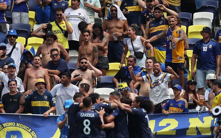 Branilec Aucklanda Christian Gray je izenačil na 1:1 in poskrbel za zgodovinski prvi gol amaterske ekipe iz Nove Zelandije na svetovnem klubskem prvenstvu. | Foto: Reuters